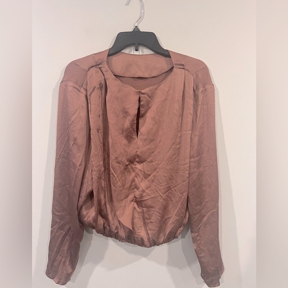- ASTR THE LABEL Crawford Pleated-Shoulder Top dusty rose Large - Picture 4 of 5